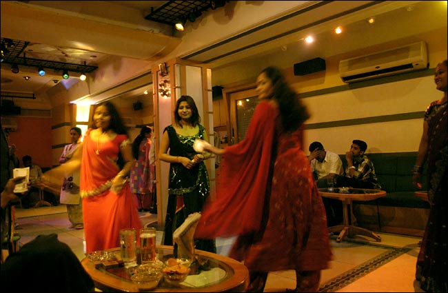 Mumbai Dance Girls